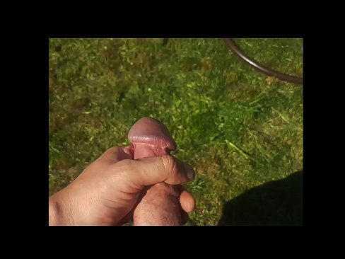 ❤️ Hottie si fa scopare a figa rosa è cums cun un squirt in un giardinu d'estate ❤️ Super sex à co.pornpk.ru ☑
